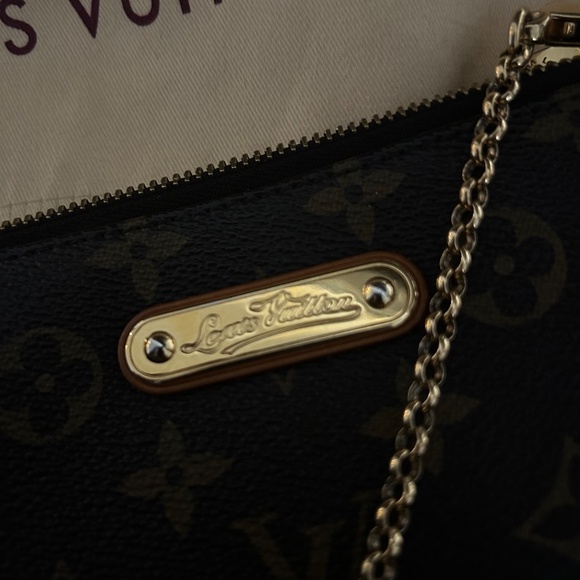 Louis Vuitton LV purse ( great condition ) - Picture 2 of 12